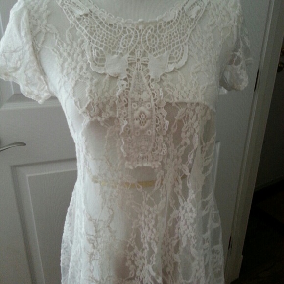 SOLD- Super cute off white lace top