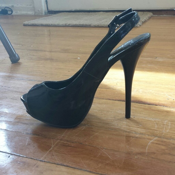 Black high heels BRAND NEW!! - Picture 4 of 4