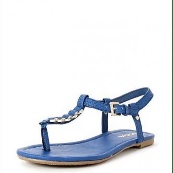 Alison T Strap Snake Sandals