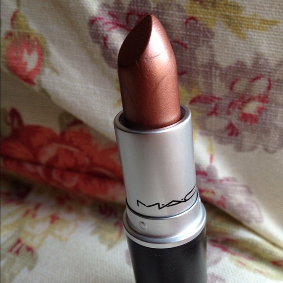 mac plastique lipstick