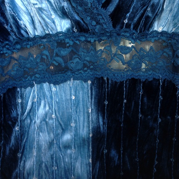 Velvet cami - Picture 2 of 5