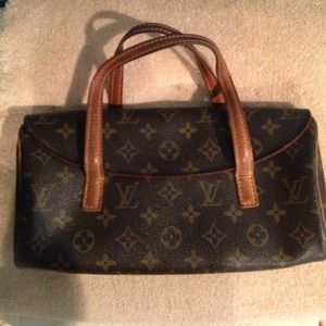 Louis Vuitton bag - cross - gucci wallet