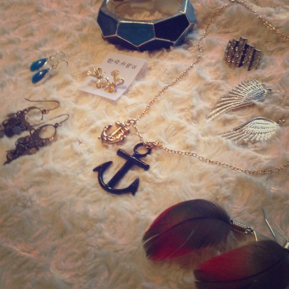 Statement // Jewelry Bundle - Picture 1 of 3