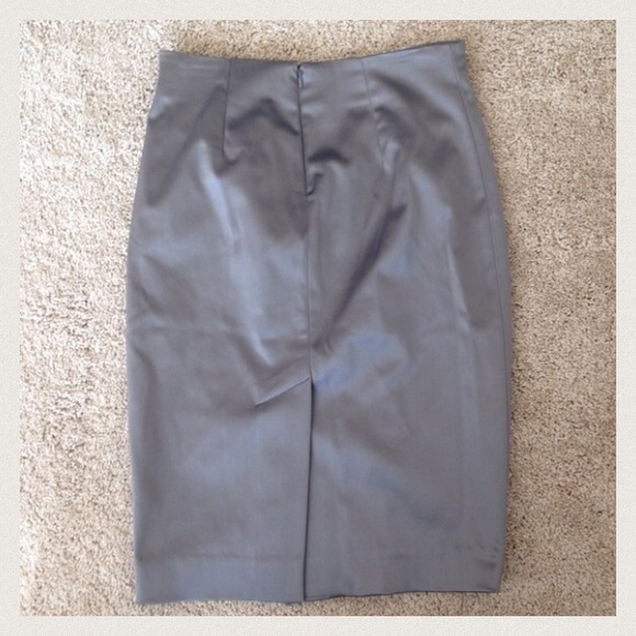 Silk bebe pencil skirt - Picture 2 of 3