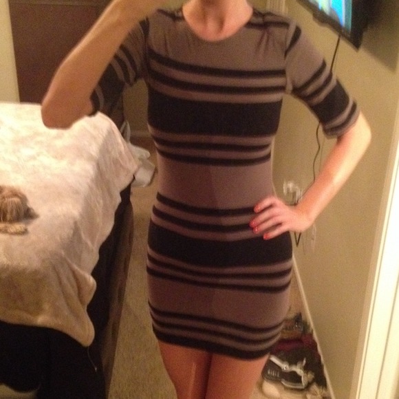 This can be a dress or long top worn with leggings
