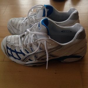 3 times used Asics gel challenger shoes
