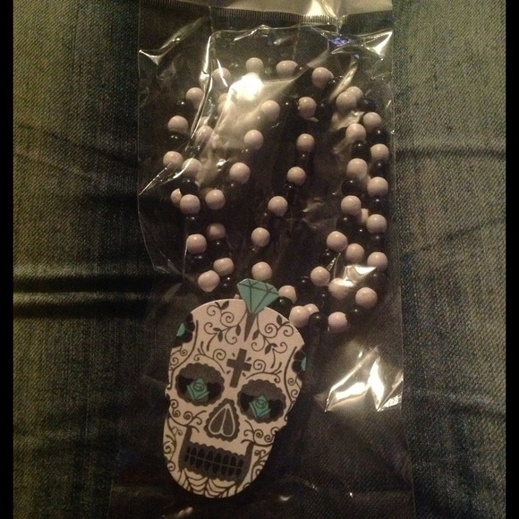 SUGAR SKULL NECKLACE!❌SOLD❌ - Picture 3 of 3