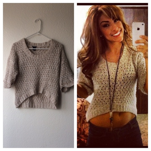 Half sleeve crop top sweater💋