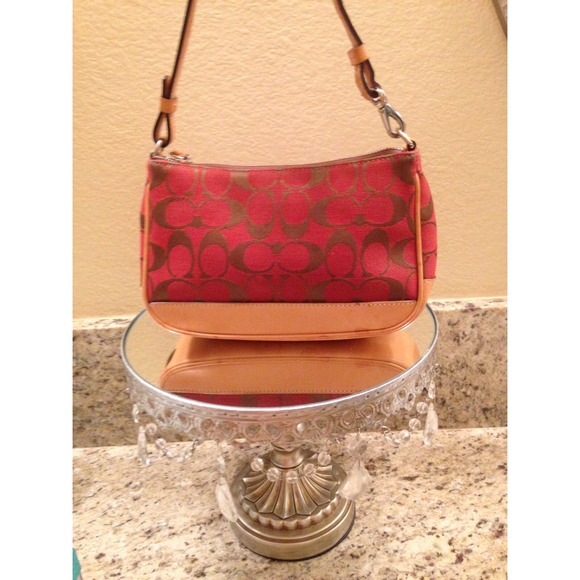 ⭐️COACH HANDBAG - DARK RED AND TAN ⭐️
