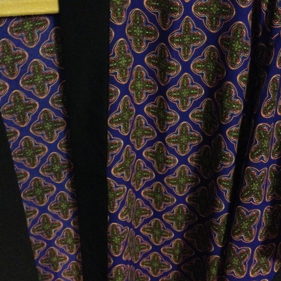 Unique Patterned-Short Sleeve Cover - Picture 3 of 3