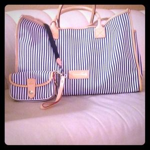 Dooney & Bourke Handbag