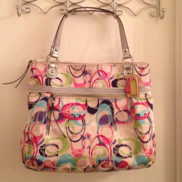 Authentic signature Coach Ikat poppy tote