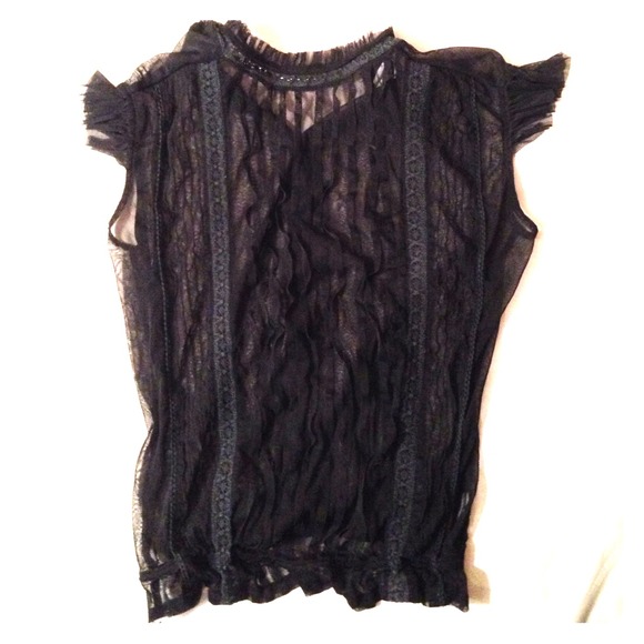 Beautiful vintage detailed laced black top