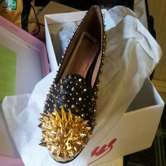 MAKE OFFER!!!! RARE VHTF SPIKED GOLD JC FLATS 8.5 - Picture 3 of 3