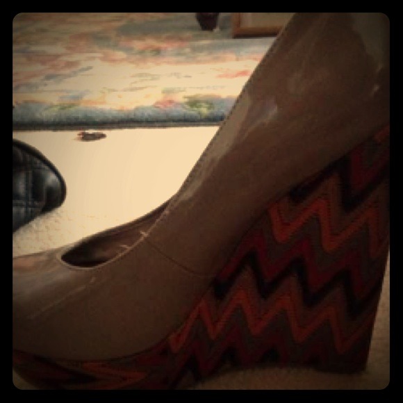 Steve Madden zig zag wedge heels