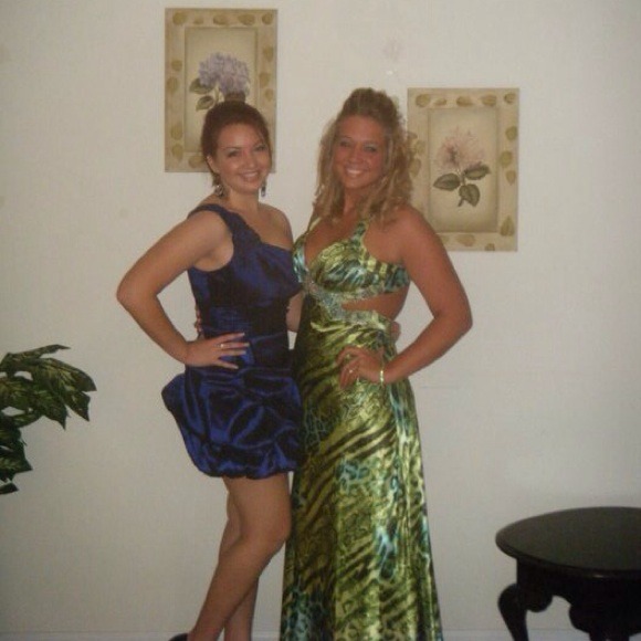 Masquarade formal/prom dress in green animal print - Picture 4 of 4