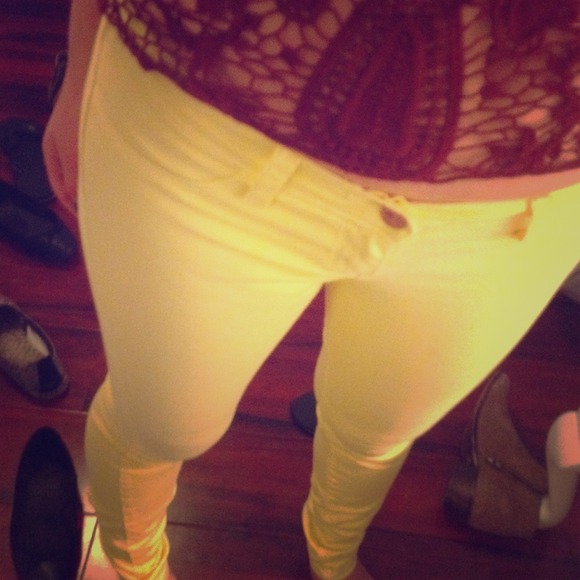 ❌Sold ❌Yellow jeans