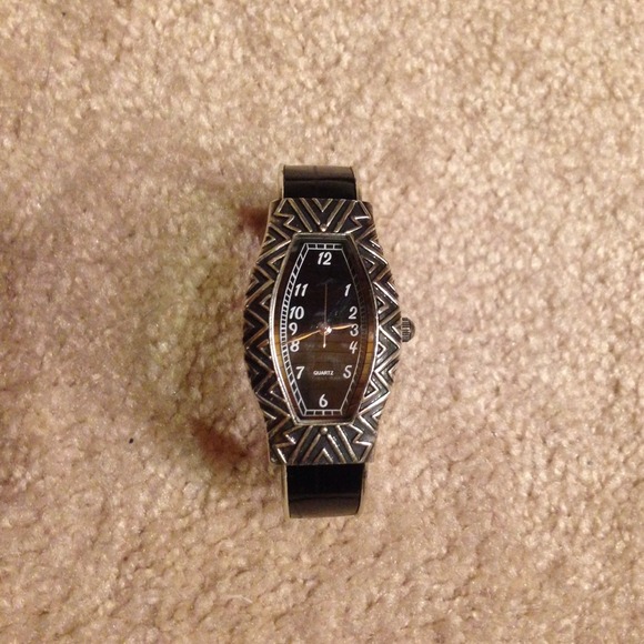 Metal bezel watch