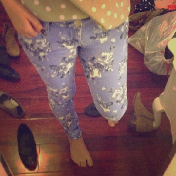 ❌Sold ❌Purple floral jeans
