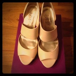 Perfect for a girls night out or wedding