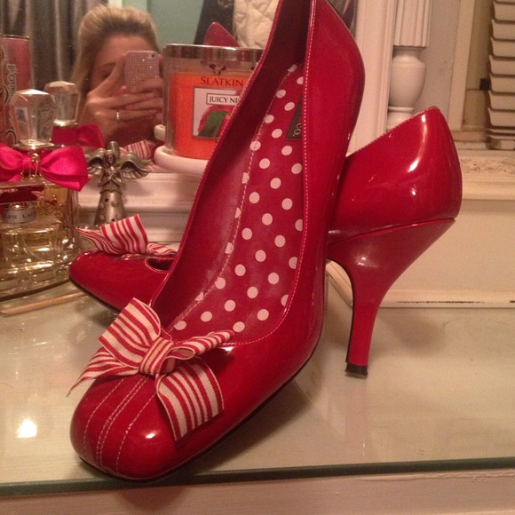 Style&co red patent bow heels