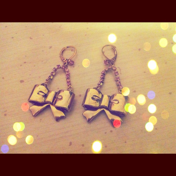 NWT Betsey Johnson Flirty and Cute Bow Earrings