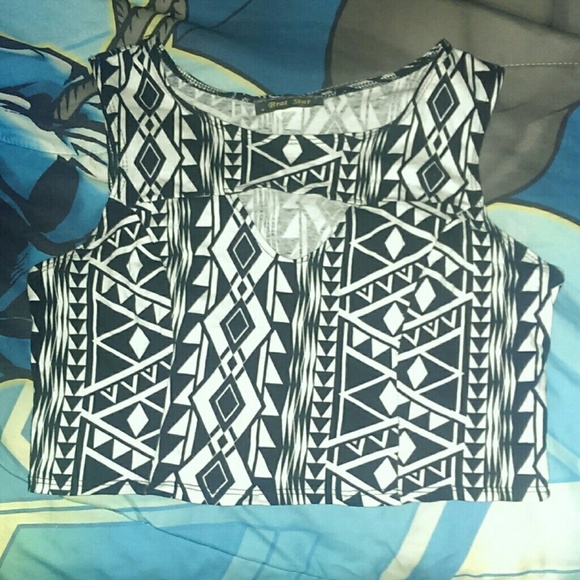 Aztec pattern crop top - Picture 1 of 1