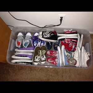 12pairs of Converse, both hi & low tops