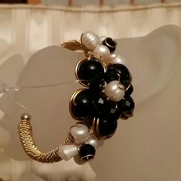 🎄Genuine White Pearl/Black Glass Beads Bracelet.