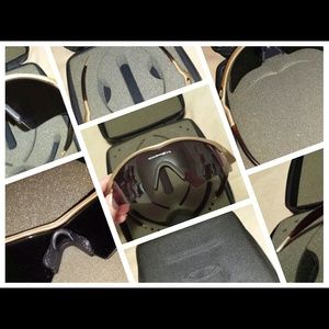 M frame Oakley's with case