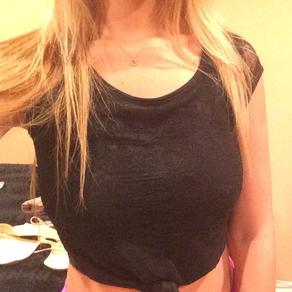 Crop top - Picture 2 of 2
