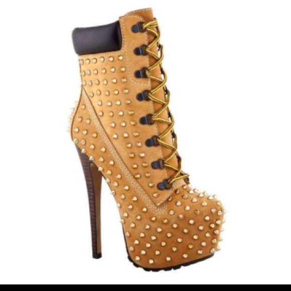 Studded Z-Jo Brand New W/ Box ! NEVER WORN!