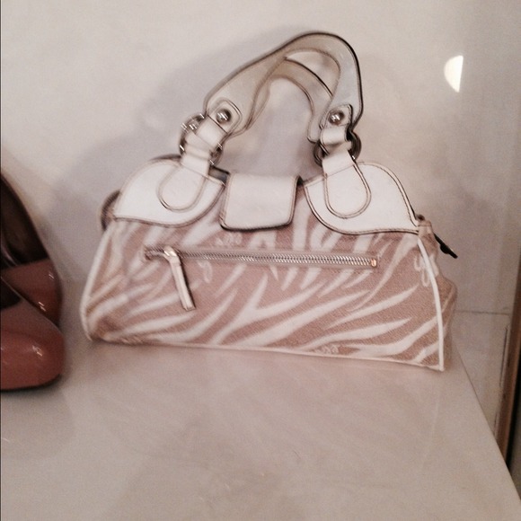 ‼️GUESS‼️ HANDBAG‼️ - Picture 2 of 4