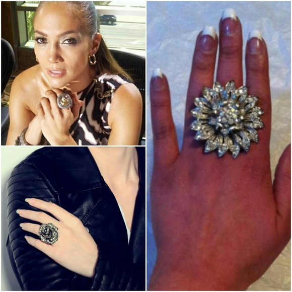 Big Swarovski Stone Ring - Picture 1 of 4
