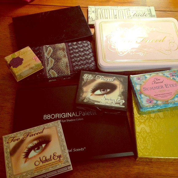 Makeup palettes