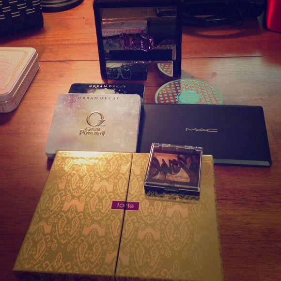 Makeup palettes