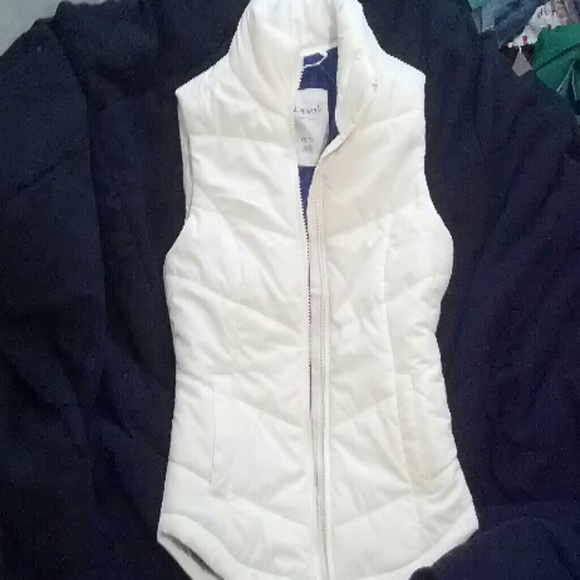 Aeropostale vest (white)
