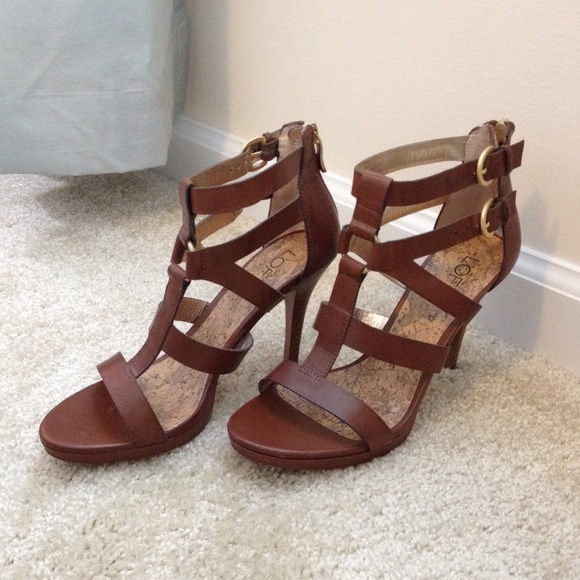LOFT Shoes - Brown leather LOFT heels