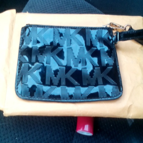 Micheal kors wristlet