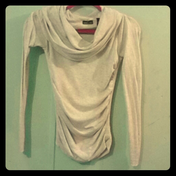 Moda International Cream Top Sz XS!