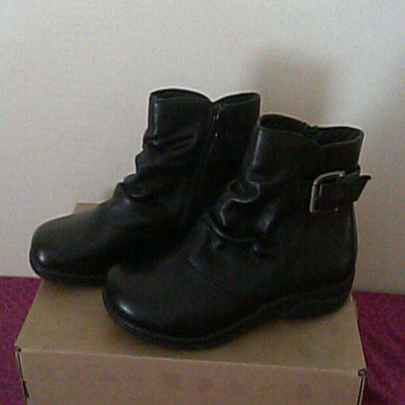 NEW- Clark's Leather Ankle Boots