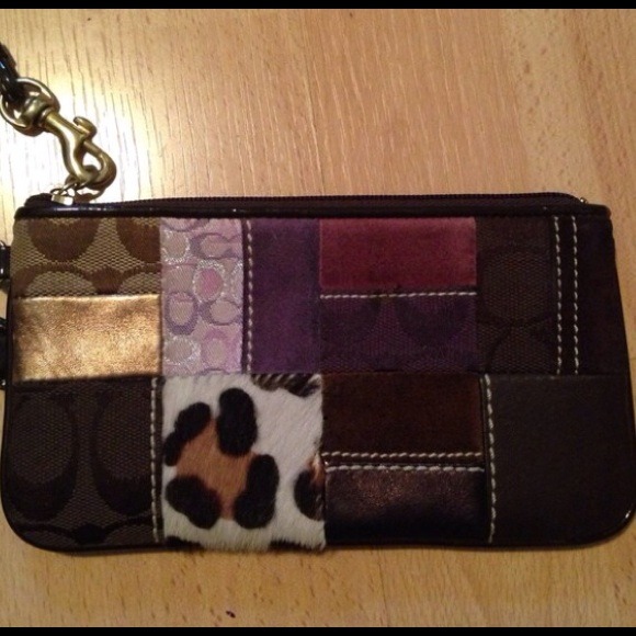 FINAL markdown Authentic Coach wristlet