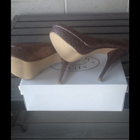 Platform Stiletto - Picture 3 of 3