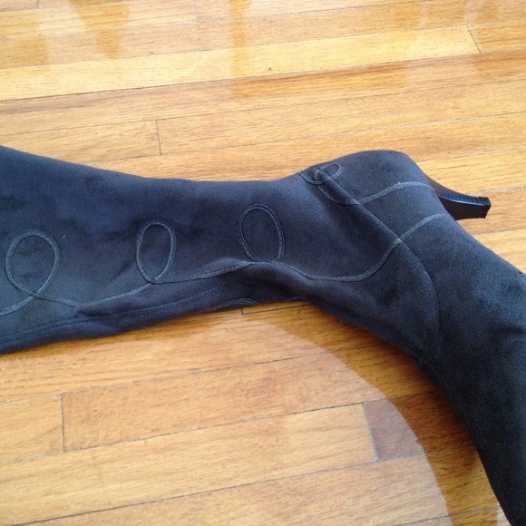 Laura Ashley grey knee high boots! NWT - Picture 3 of 5