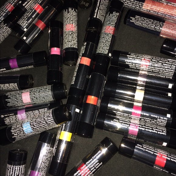 Lipstick - Picture 3 of 4