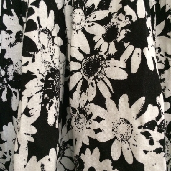 floral skirt - Picture 2 of 2