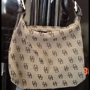 Vintage Dooney & Bourke hand bag.