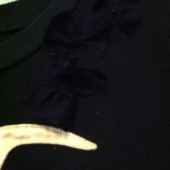 Navy Blue Hollister t-shirt! - Picture 3 of 3