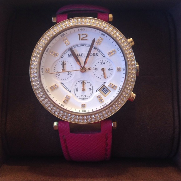 💗flash sale 💗Pink michael kors watch💕
