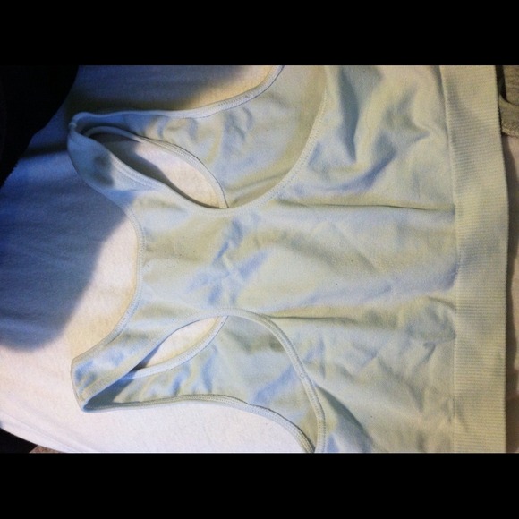 Gray sports bra! - Picture 2 of 2